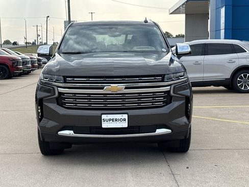 Used 2021 Chevrolet Tahoe Premier w/ Premium Package AWD/4WD image 16