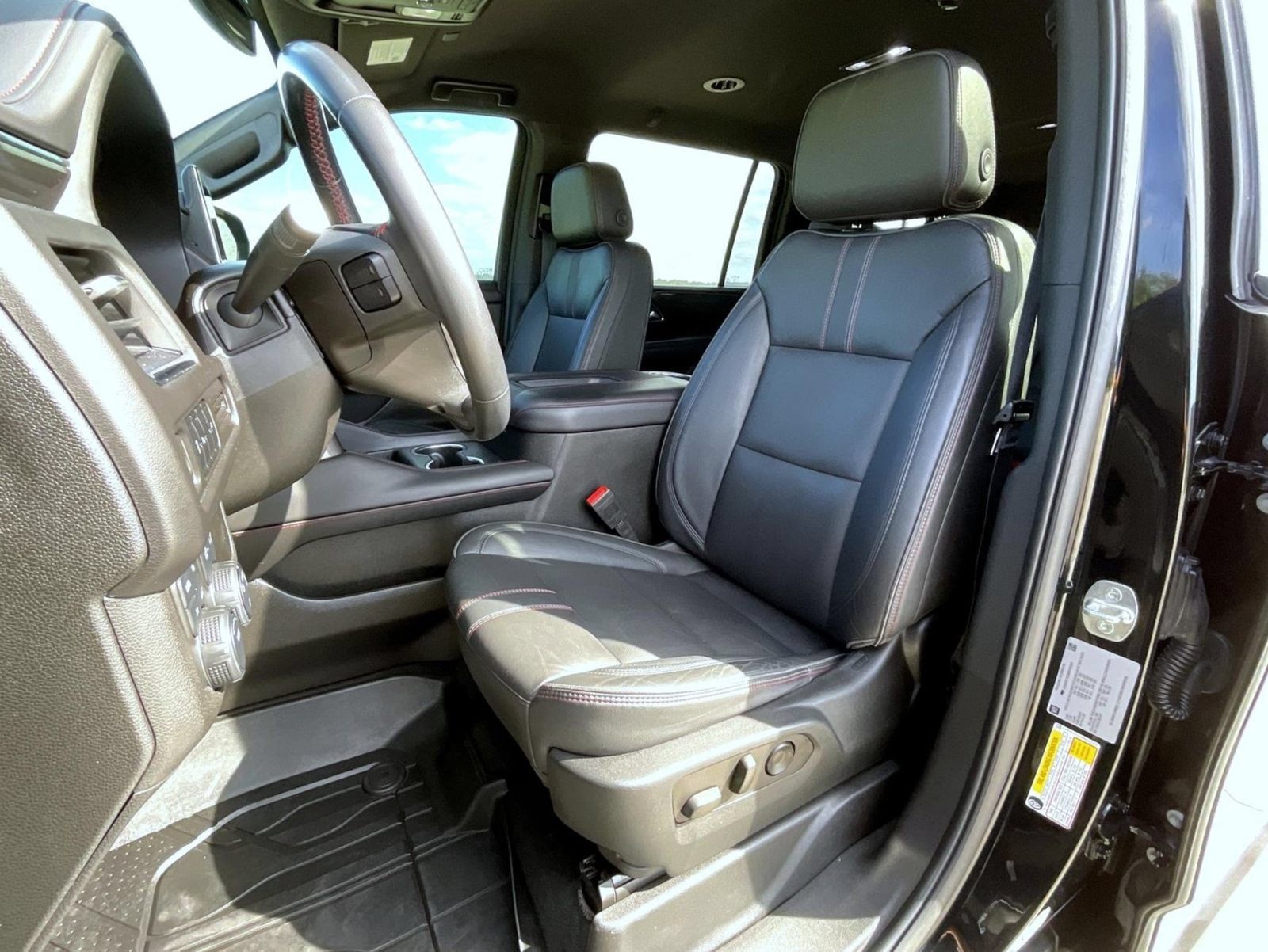 Used 2021 Chevrolet Suburban RST AWD/4WD image 10