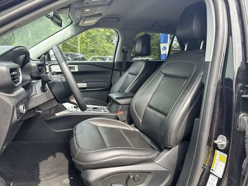 Used 2024 Ford Explorer XLT w/ Equipment Group 202A AWD/4WD image 15