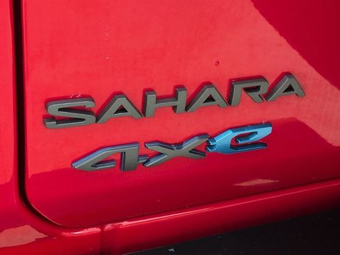 Used 2025 Jeep Wrangler Sahara w/ Safety Group image 7