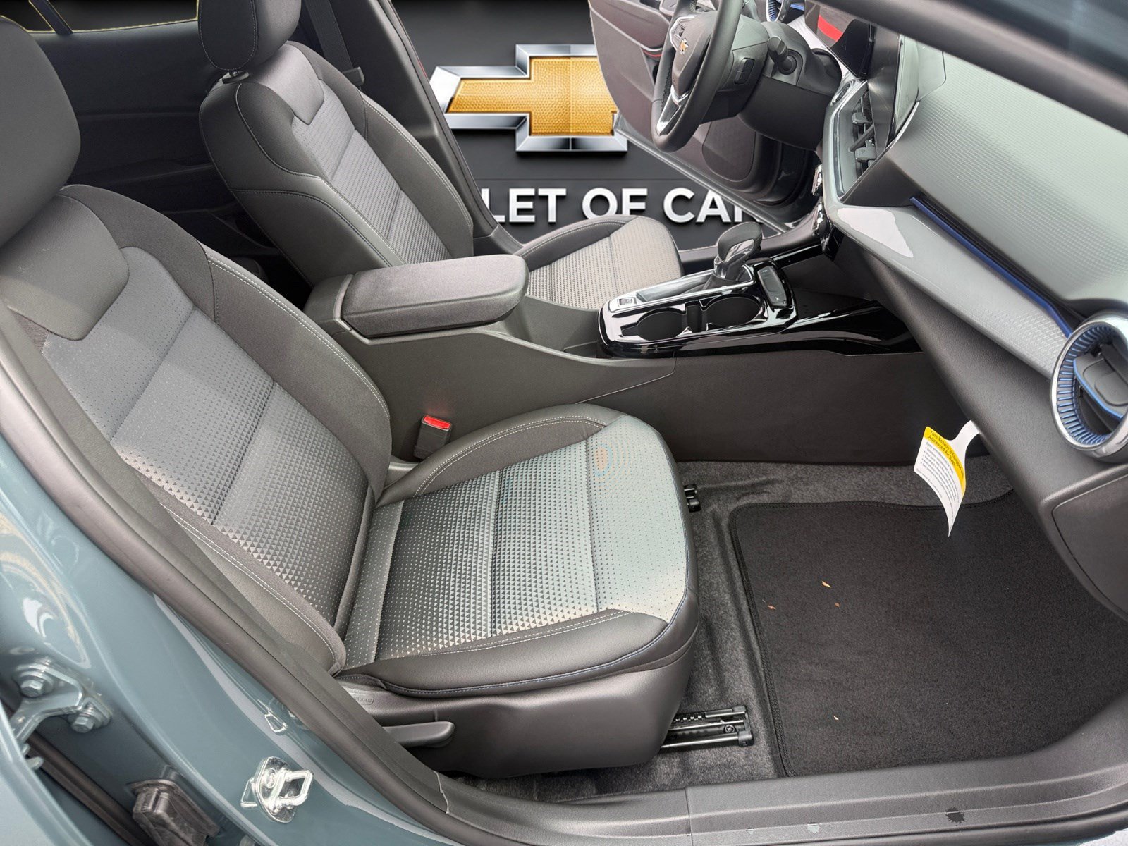 New 2026 Chevrolet Trax LT w/ LT Convenience Package FWD image 12