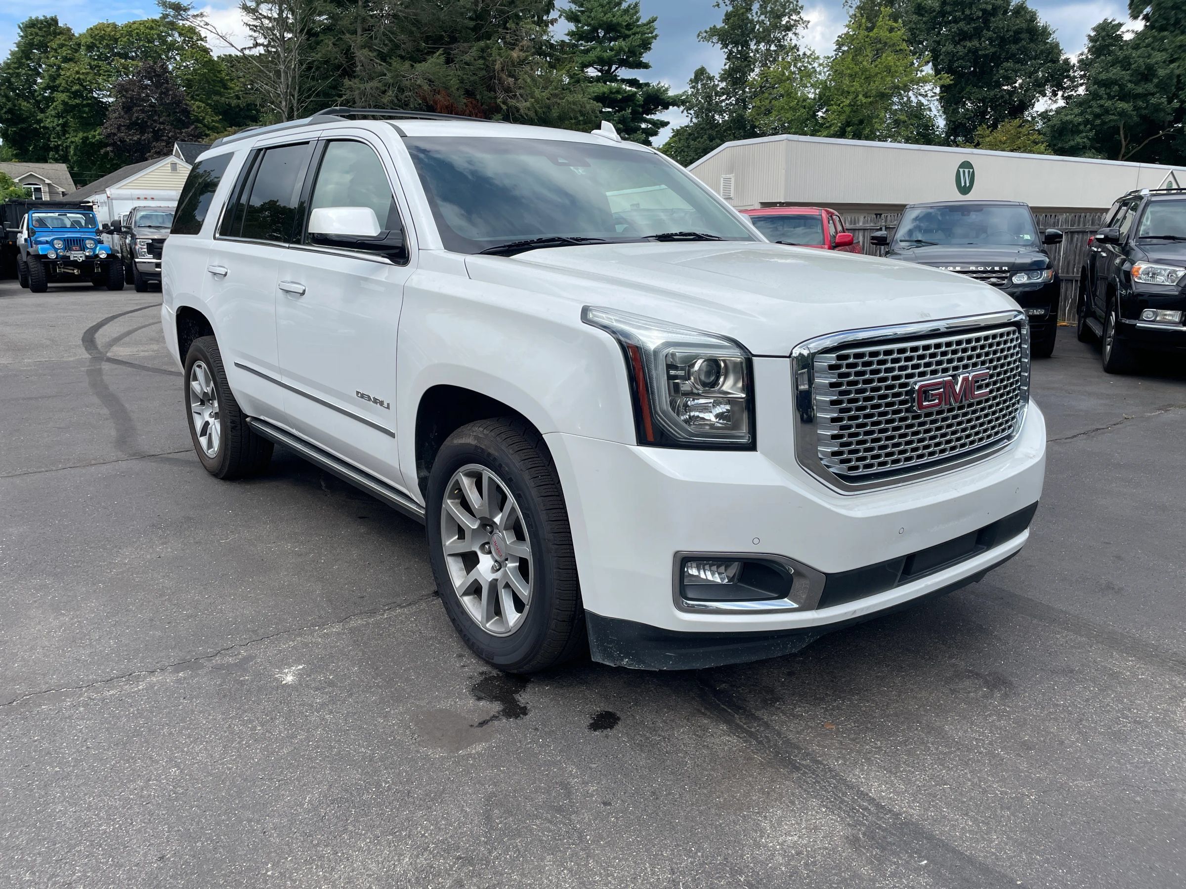 Used 2017 GMC Yukon Denali w/ Open Road Package AWD/4WD image 7