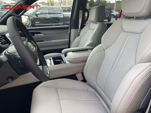 New 2025 Jeep Wagoneer Series II image 17