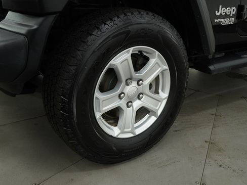 Used 2021 Jeep Wrangler Unlimited Sport image 30