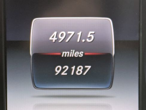 Used 2018 Mercedes-Benz GLC 300 image 32