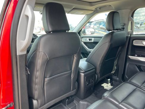 Used 2023 Ford Explorer XLT w/ Equipment Group 202A AWD/4WD image 49