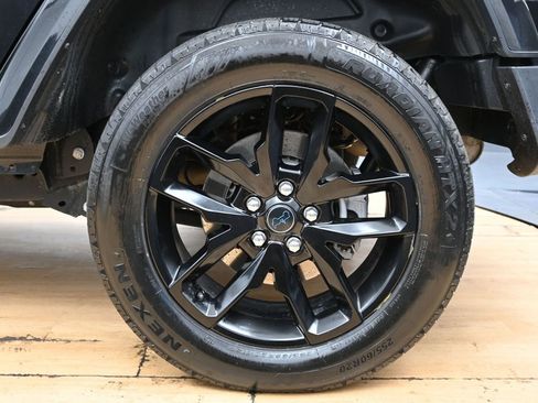 Used 2024 Jeep Wrangler Unlimited w/ Convenience Group image 12