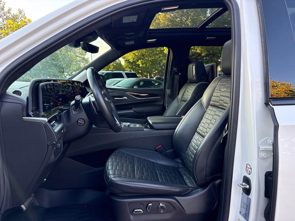 Used 2024 Cadillac Escalade V w/ LPO, ONYX Package AWD/4WD image 12