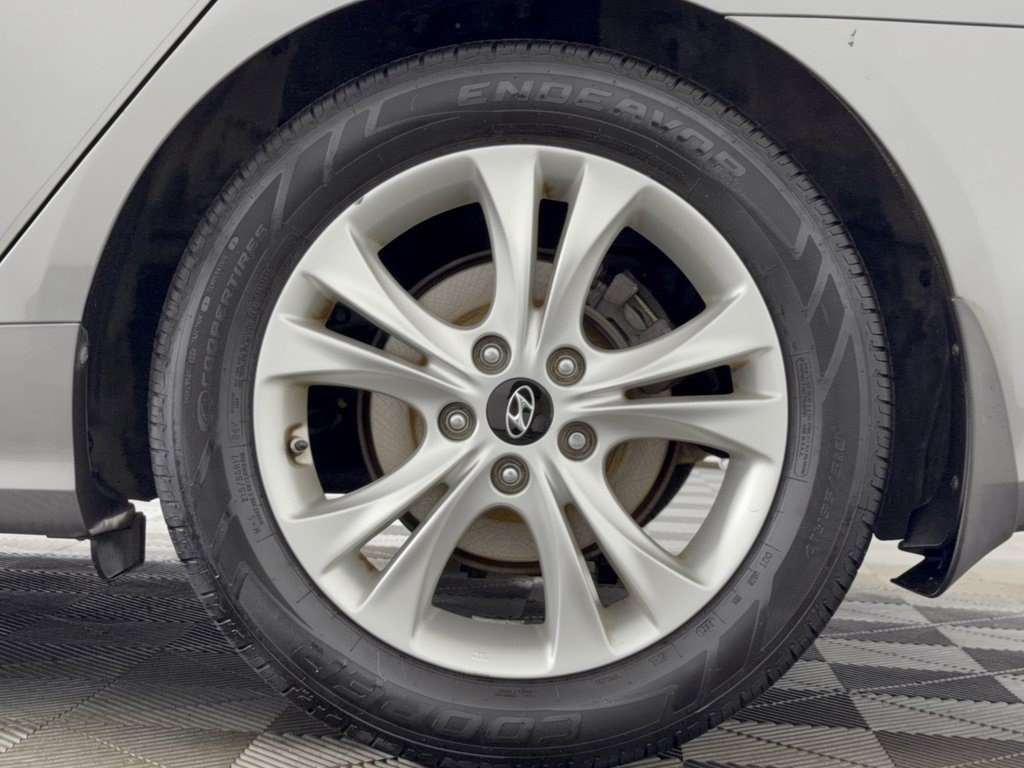 Used 2013 Hyundai Sonata Limited FWD image 13