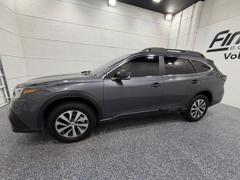 Used 2022 Subaru Outback Premium AWD/4WD image 2