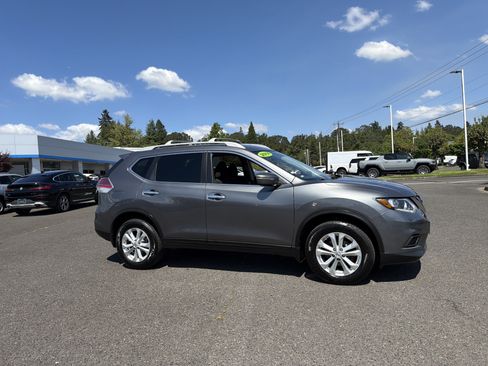 Used 2014 Nissan Rogue SV AWD/4WD image 7
