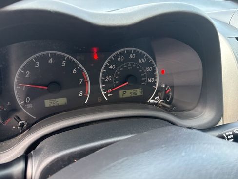 Used 2013 Toyota Corolla LE image 19