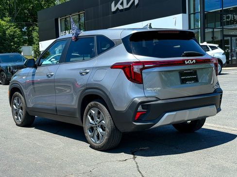 Used 2025 Kia Seltos LX AWD/4WD image 6