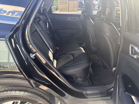 Used 2024 Kia Sportage EX image 29