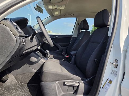Used 2018 Volkswagen Tiguan Limited AWD/4WD image 24