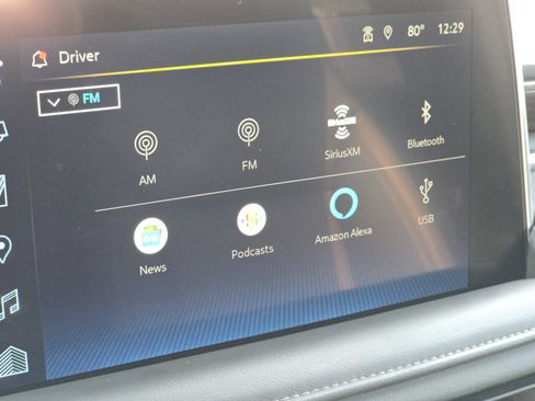 Used 2024 Chevrolet Suburban LT image 38