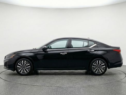 Used 2025 Nissan Altima 2.5 SV image 5