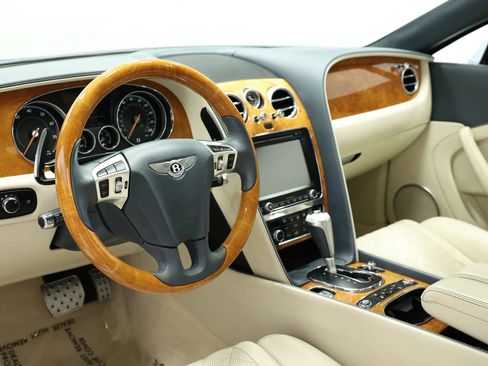 Used 2016 Bentley Continental GT image 2
