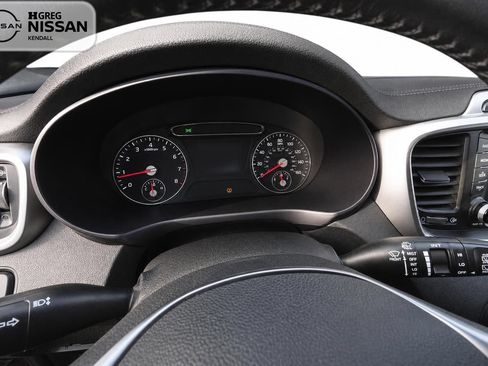 Used 2019 Kia Sorento AWD w/ LX Convenience Package image 11