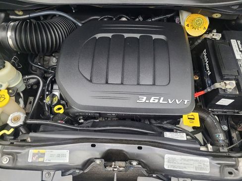 Used 2018 Dodge Grand Caravan GT FWD image 30