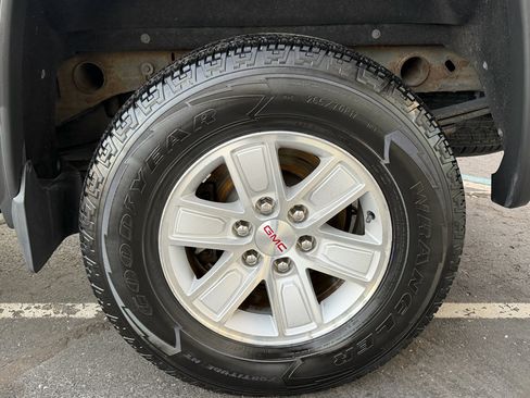 Used 2015 GMC Sierra 1500 SLE w/ SLE Value Package image 29