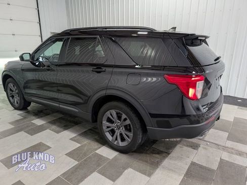 Used 2023 Ford Explorer XLT w/ Equipment Group 202A AWD/4WD image 2