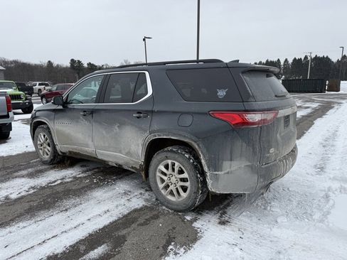 Used 2021 Chevrolet Traverse LT image 8