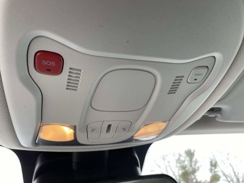 Certified 2022 Jeep Renegade Latitude AWD/4WD image 31