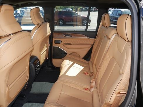 New 2025 Jeep Grand Cherokee Summit w/ Adv Protech Group IV image 27