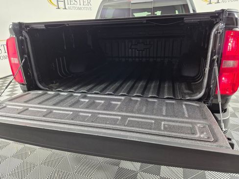 Used 2022 Chevrolet Colorado LT w/ Redline Special Edition RWD image 26