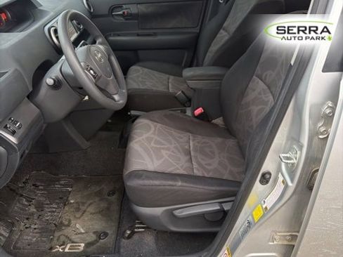 Used 2015 Scion xB image 5