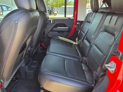 Used 2022 Jeep Wrangler Unlimited Sahara w/ Cold Weather Group image 19