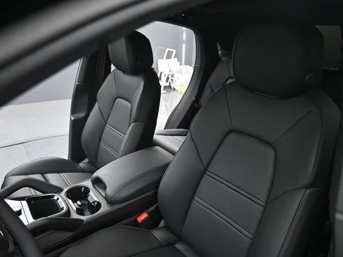 New 2026 Porsche Cayenne Coupe AWD/4WD image 5