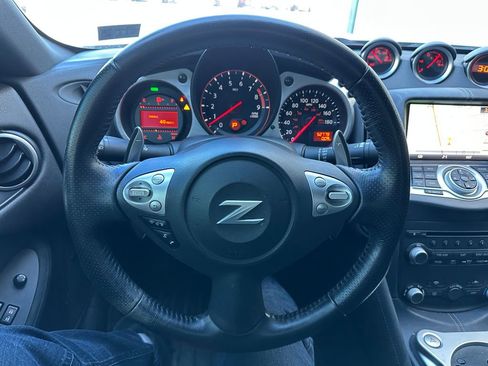 Used 2018 Nissan 370Z Touring Sport image 2