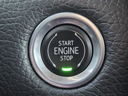 Used 2021 GMC Yukon Denali w/ Denali Ultimate Package image 21