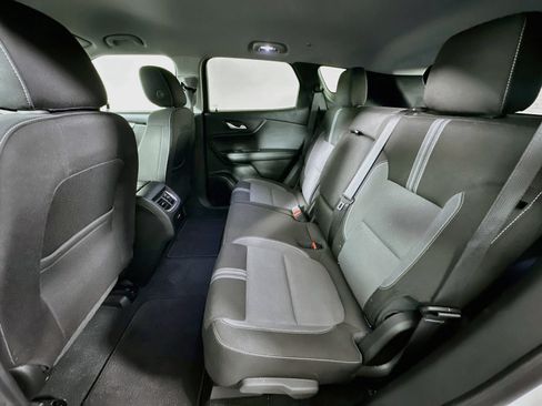 Used 2025 Chevrolet Blazer LT FWD image 26