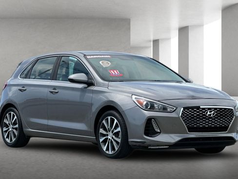 Used 2020 Hyundai Elantra GT FWD image 2