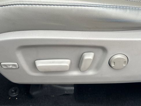 Used 2018 Toyota Highlander Limited Platinum image 8