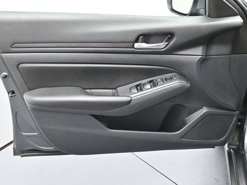 Used 2022 Nissan Altima 2.5 S FWD image 10