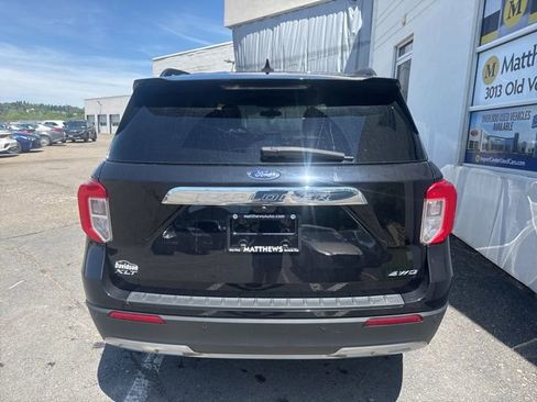 Used 2023 Ford Explorer XLT w/ Equipment Group 202A AWD/4WD image 4