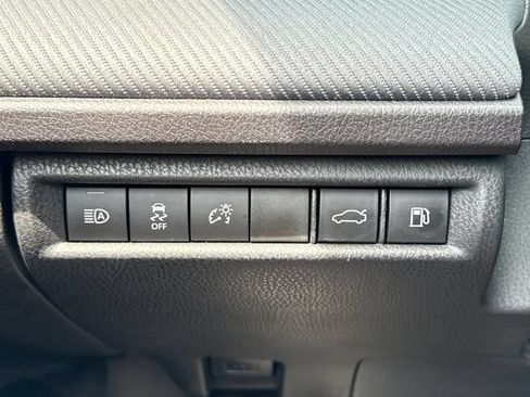 Used 2025 Toyota Camry SE FWD image 33