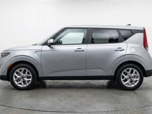 Used 2025 Kia Soul LX w/ LX Technology Package FWD image 5