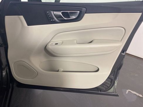 Used 2018 Volvo XC60 T6 Inscription w/ Luxury Seat Package AWD/4WD image 32