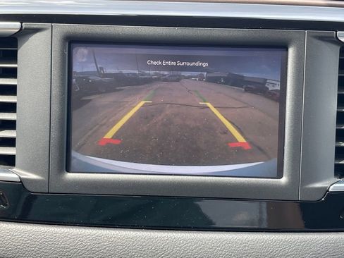 Used 2023 Chrysler Voyager LX FWD image 12