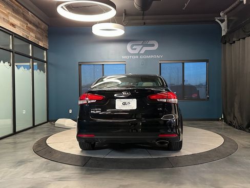 Used 2017 Kia Forte EX w/ EX Premium Plus Package image 4