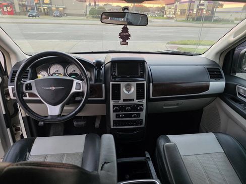 Used 2010 Chrysler Town & Country Touring Plus image 11