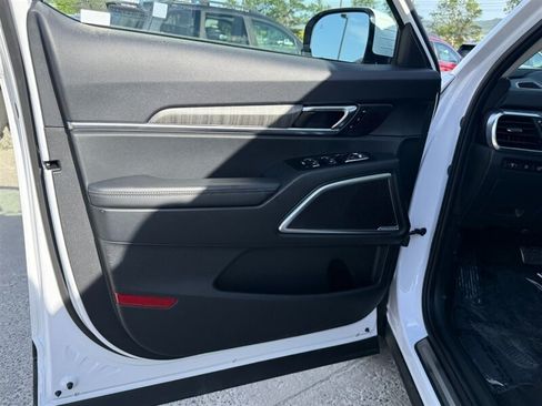 Used 2025 Kia Telluride SX w/ SX Captain's Chair Package FWD image 5