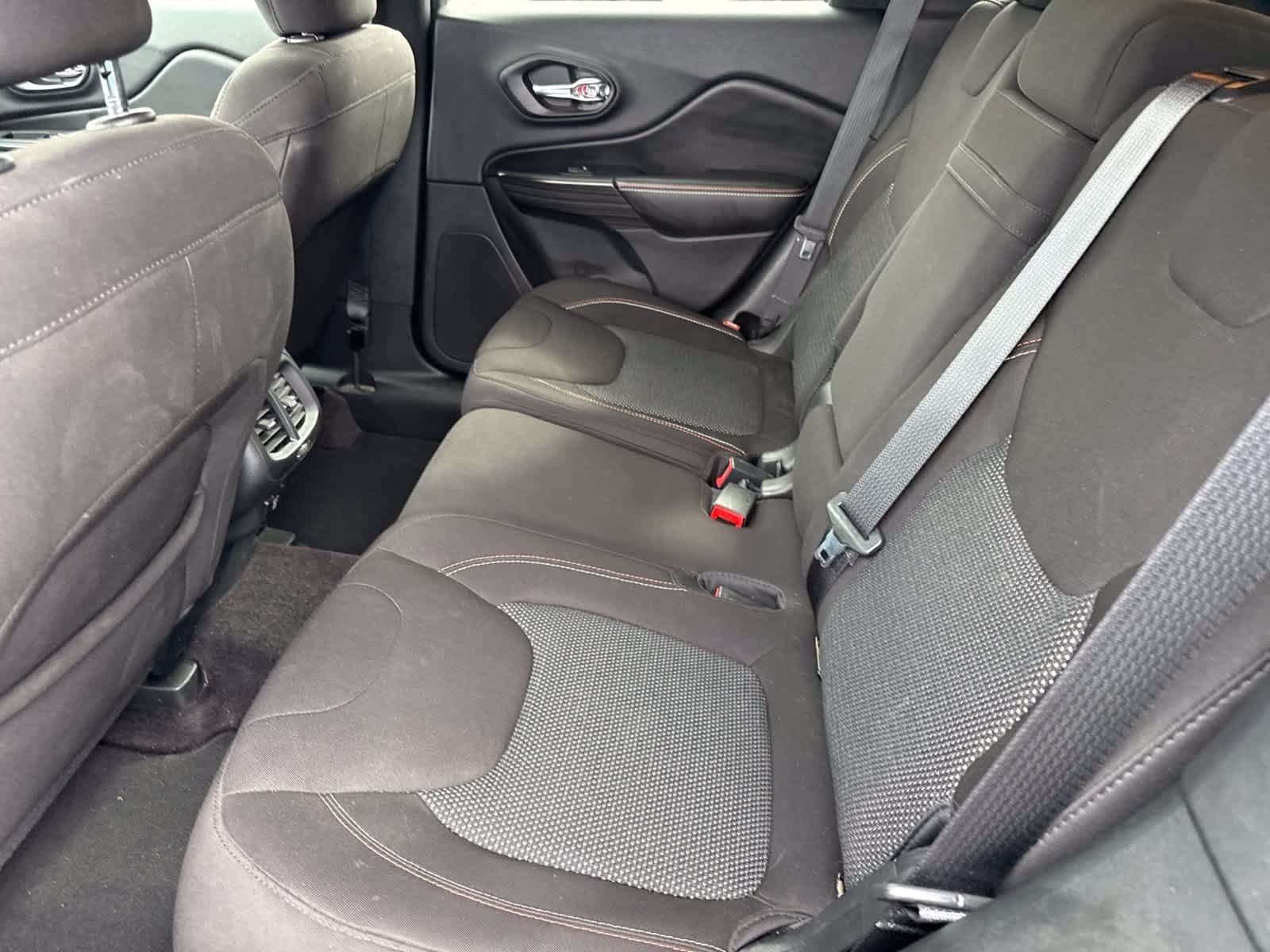 Used 2017 Jeep Cherokee 75th Anniversary FWD image 23