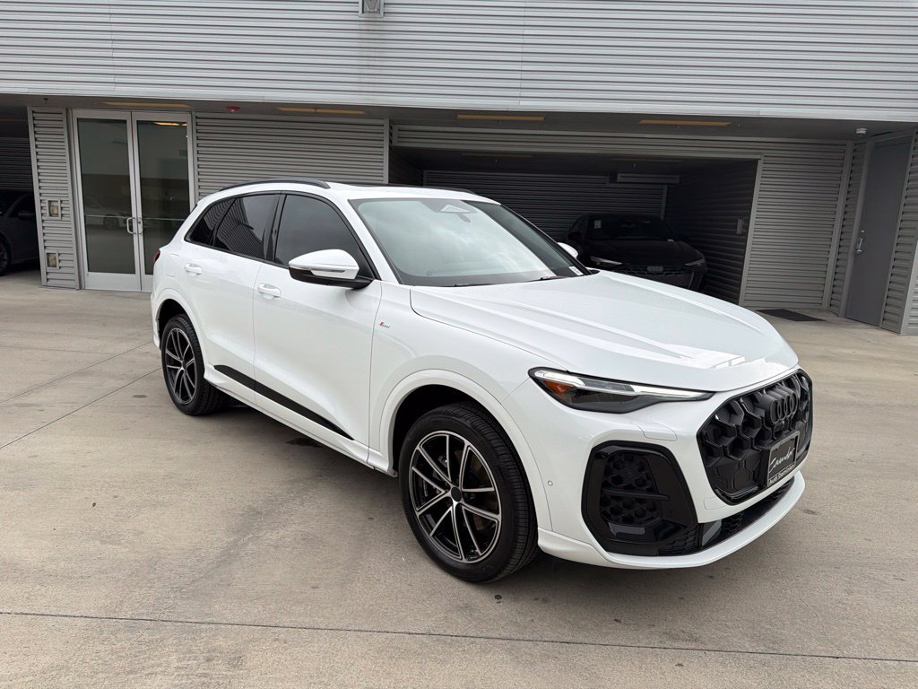 Used 2026 Audi Q5 Premium Plus w/ Premium Plus AWD/4WD image 8