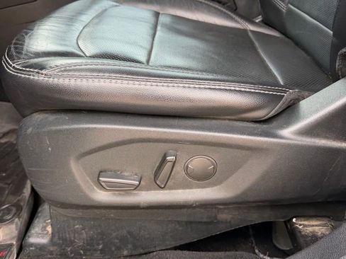 Used 2019 Ford Explorer Limited w/ Ford Safe & Smart Package FWD image 12